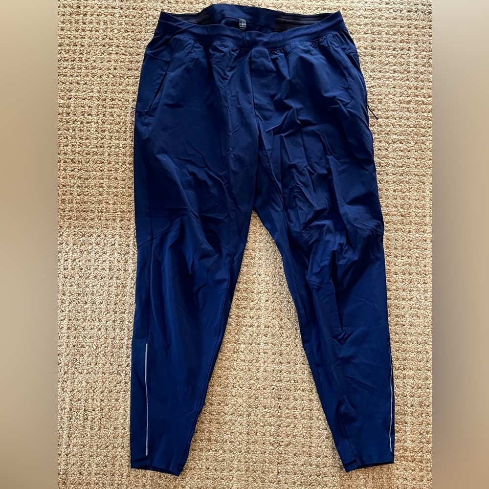 Lululemon navy blue surge hybrid joggers / pants. Size XL. 30” length. NWOT.